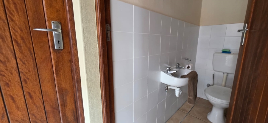 4 Bedroom Property for Sale in Stilbaai Wes Western Cape